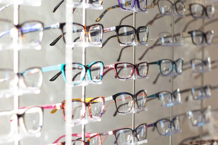 "Men never make passes at girls wearing glasses." - Dorothy Parker