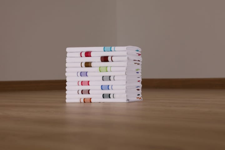 "[He] took me into his library and showed me his books, of which he had a complete set." - Ring Lardner