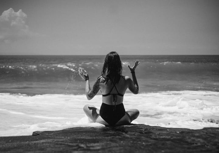 Q: How many Zen masters does it take to screw in a light bulb? A: None. The Universe spins the bulb, and the Zen master stays out of the way.